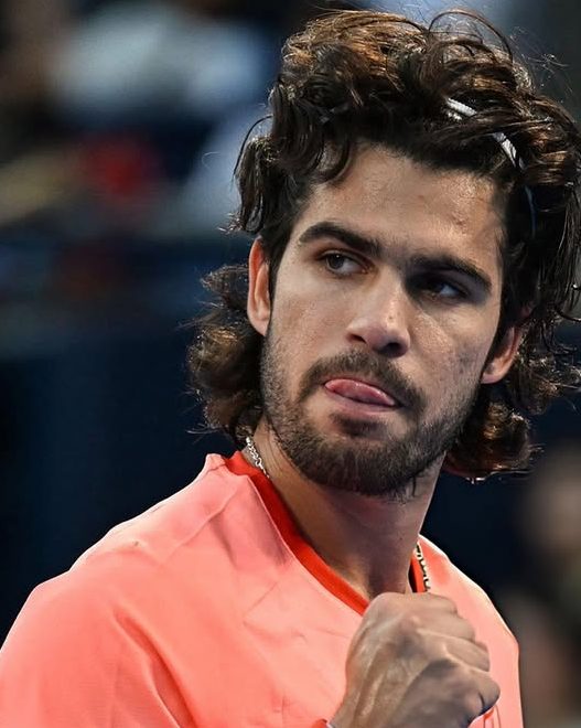 Carlos Alcaraz lors du premier tour au tournoi ATP 500 de Tokyo (Getty Images)