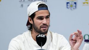 Carlos Alcaraz en conférence de presse avant le Masters 1000 de Shanghai (Shi Tang/Getty Images)