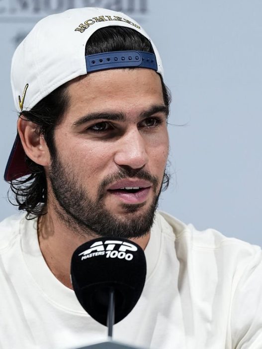 Carlos Alcaraz en conférence de presse avant le Masters 1000 de Shanghai (Shi Tang/Getty Images)